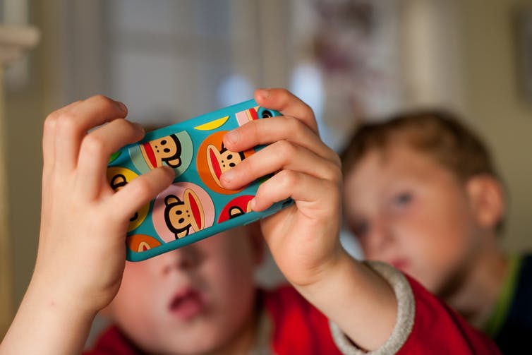 Anak Mengamuk Tak Dapat Handphone, Mak Ayah Jangan Mudah Mengalah, Buat 5 Tindakan Ini