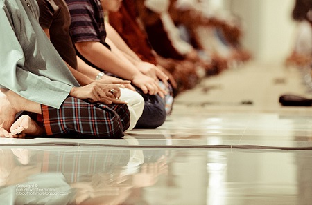KHUSYUK DALAM SOLAT ITU REZEKI, 13 CARA INI BUAT OTAK FOKUS DAN TENANG KETIKA MENGHADAP ALLAH