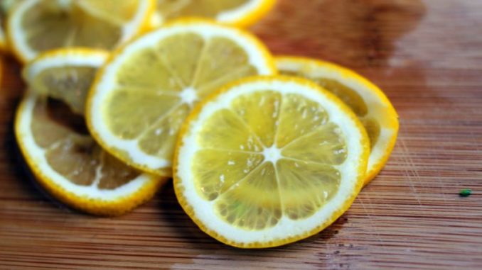 Letak Hirisan Lemon Sebelah Tempat Tidur, Anda Pasti Terkejut Dengan Hasilnya