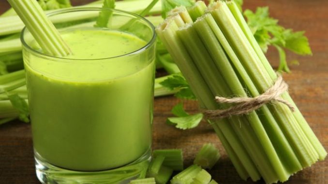 Wanita Ni Amal Jus Celery Untuk Mantap Luar Dalam!