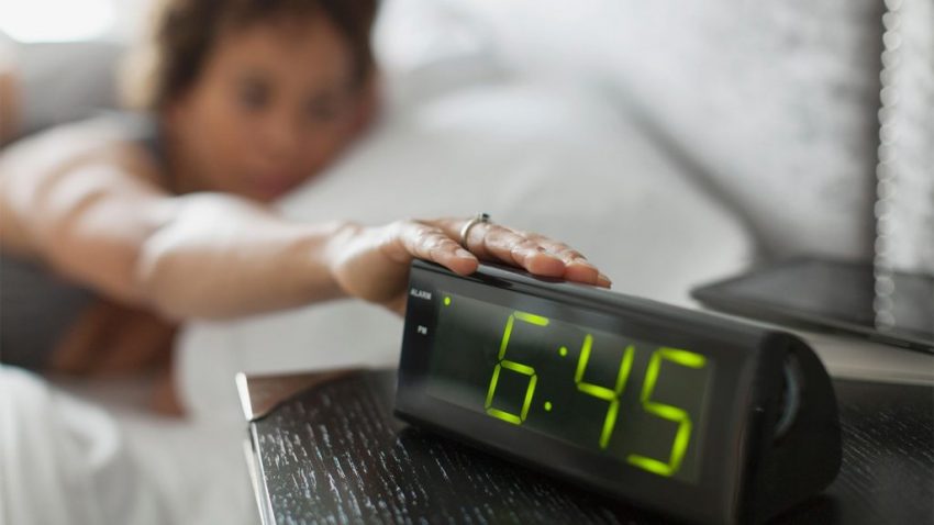 Ibu Bapa Latih Diri Jadi Morning Person, Malulah Kalau Anak Yang Bangun Dulu