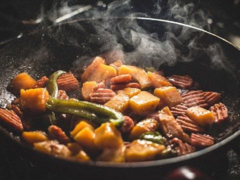 Wahai Suri Rumah Tolong Ambik Tahu Walaupun Sayang Tapi Elakkan Guna Kuali Non Stick Yang Macam Ini